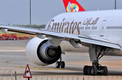 ge90-115b price|The world’s largest aircraft engine, the GE90.